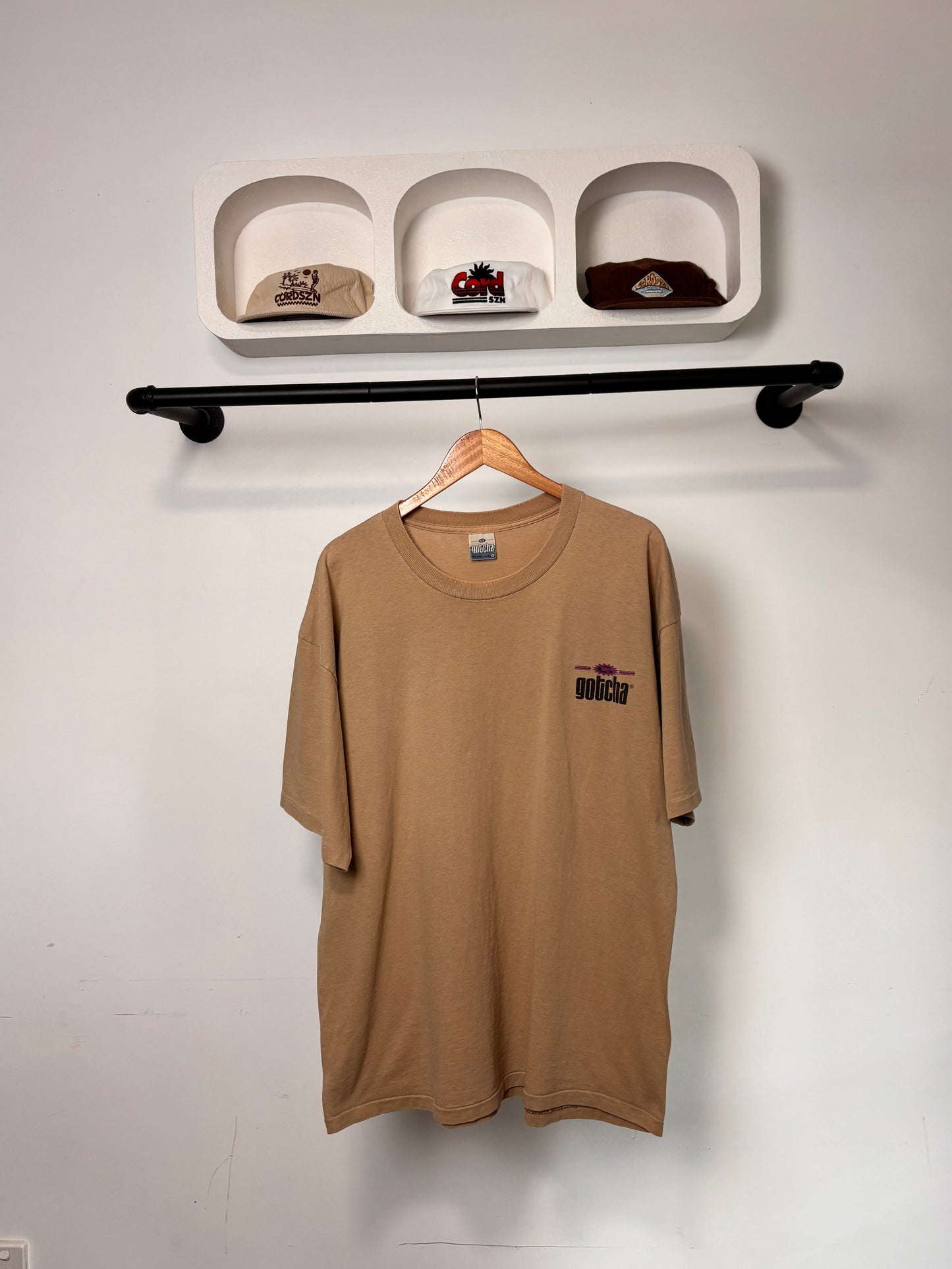VINTAGE GOTCHA TEE TAN