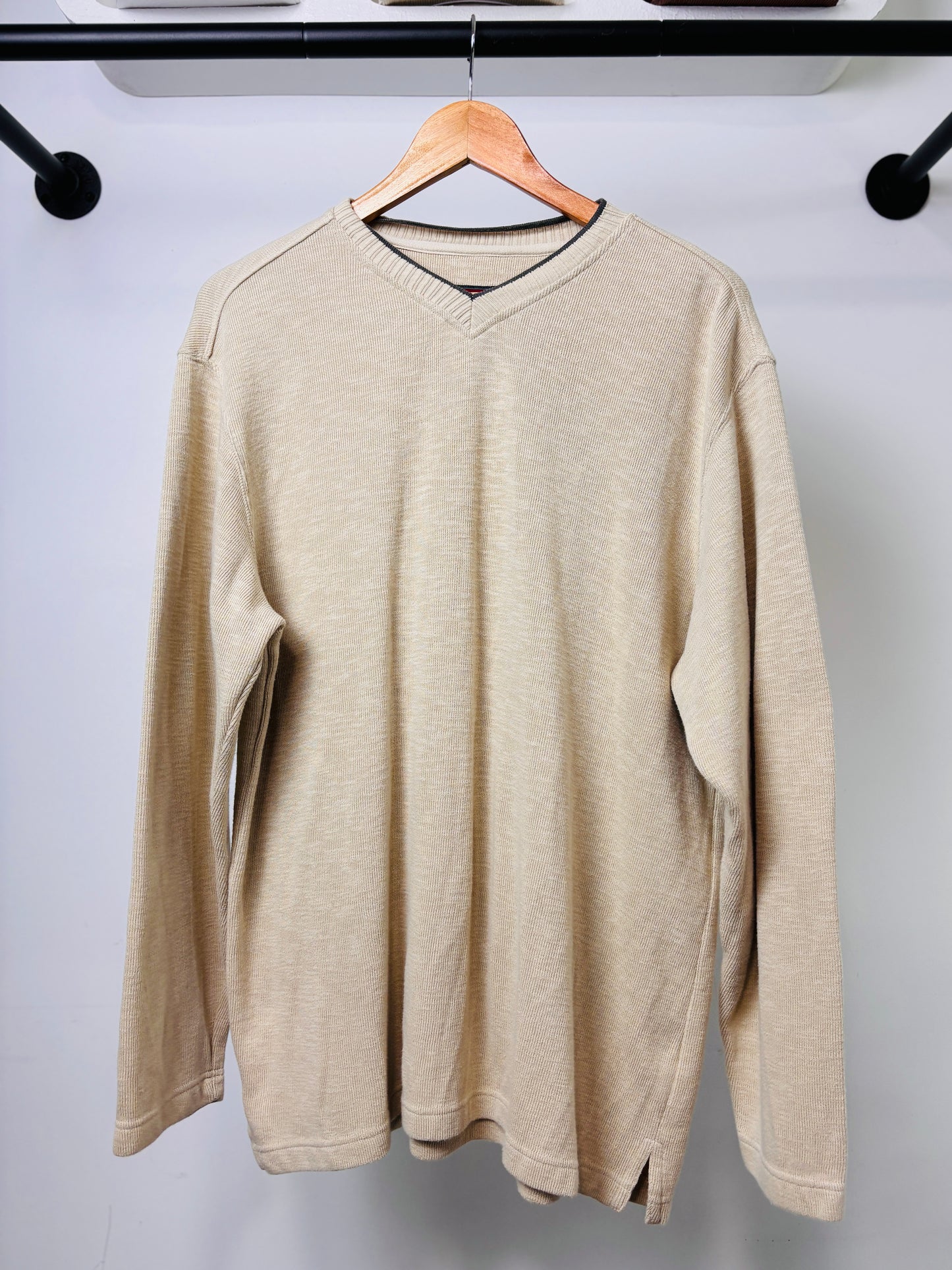 BACKBAY V NECK SWEATER BEIGE