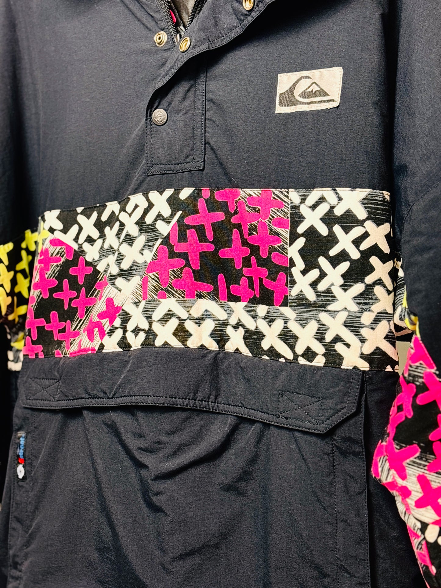 90's QUIKSILVER SKI JACKET BLACK W NEON PATTERN