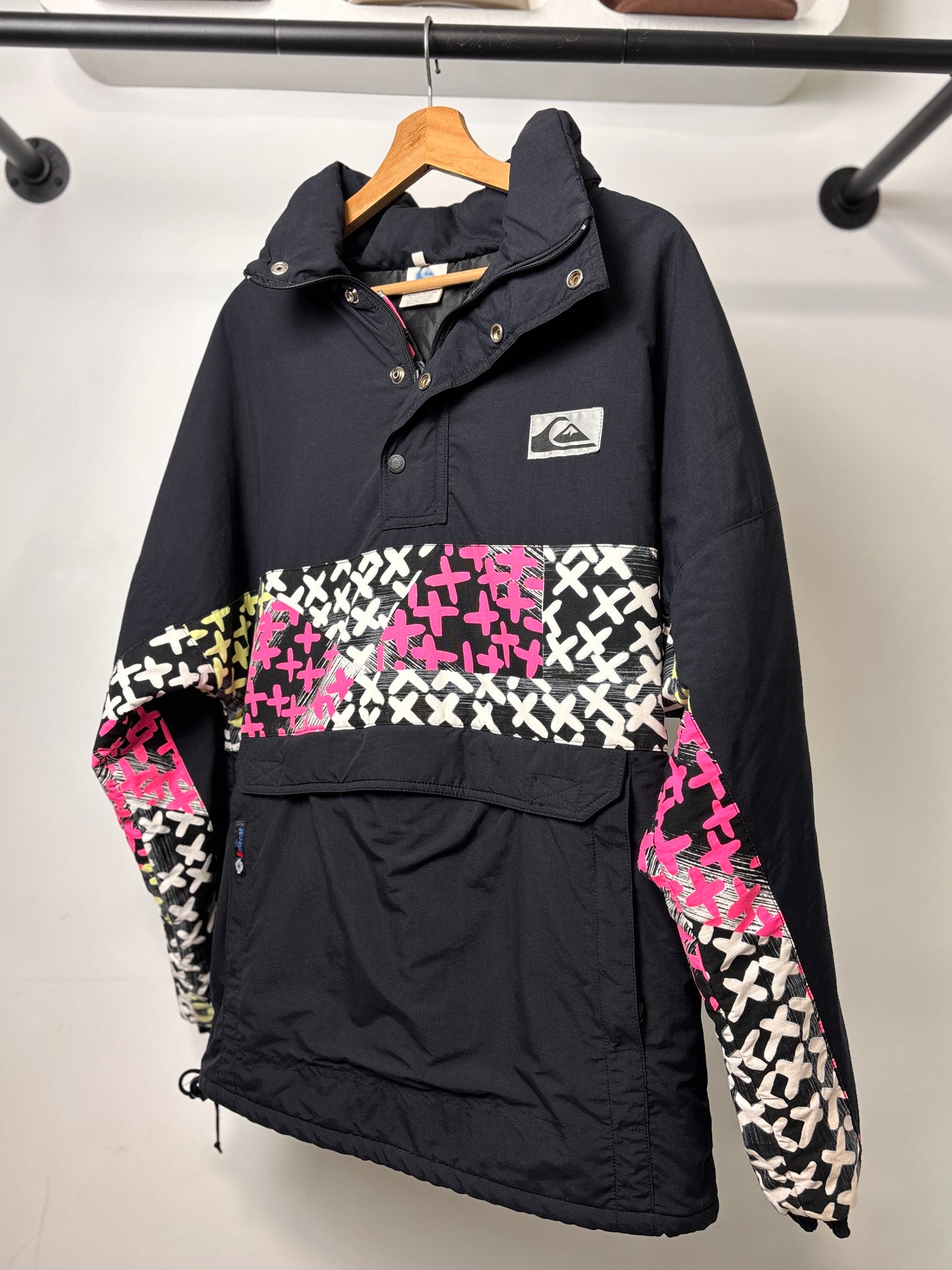 90's QUIKSILVER SKI JACKET BLACK W NEON PATTERN