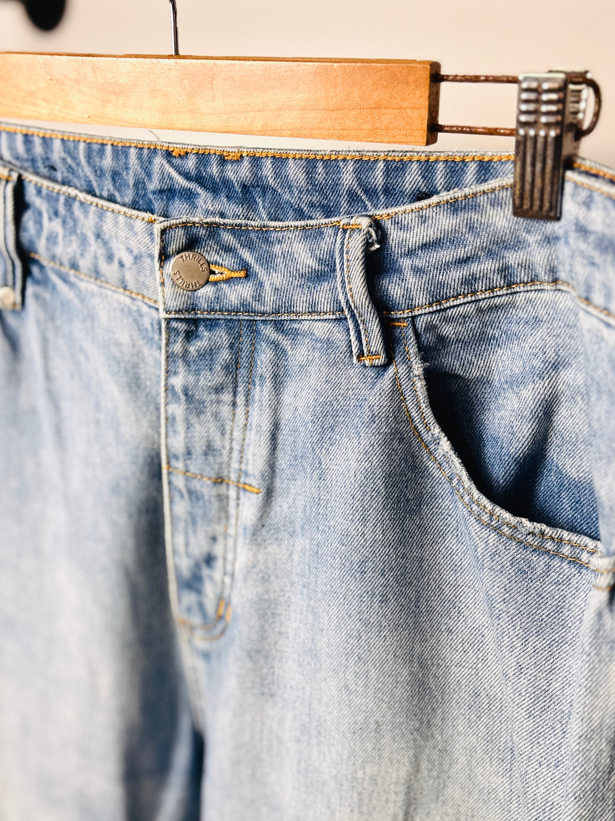 MODERN THRILLS SLACKER DENIM