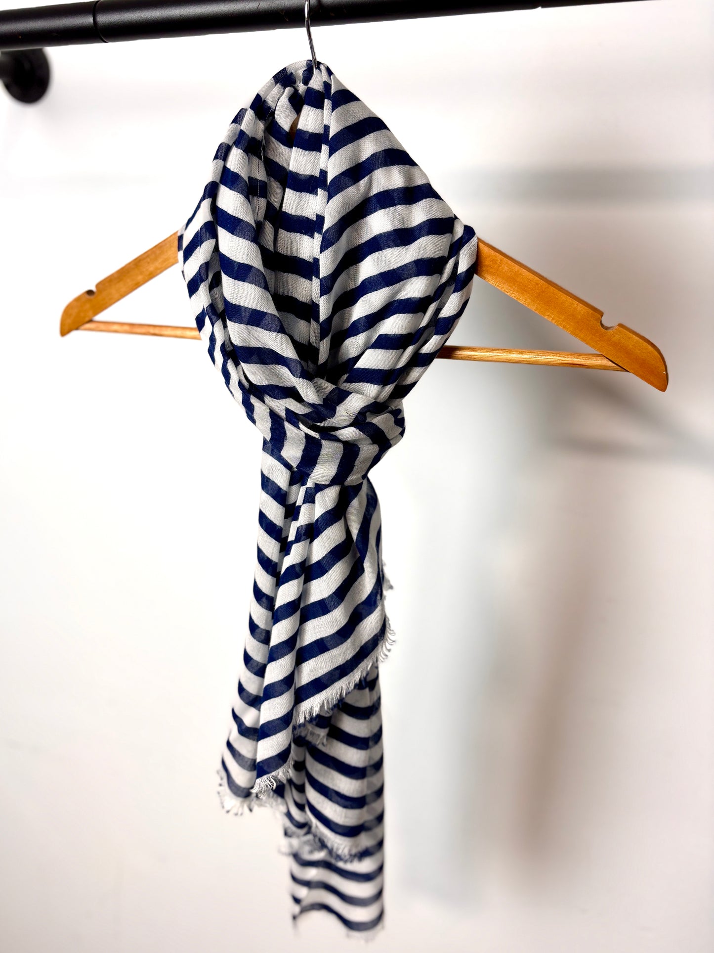 NAVY AND WHITE STRIPED SCARF