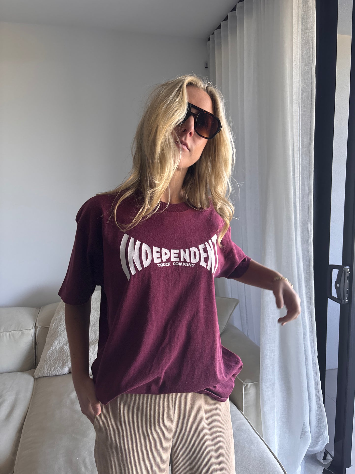 Y2K INDEPENDENT TEE MAROON