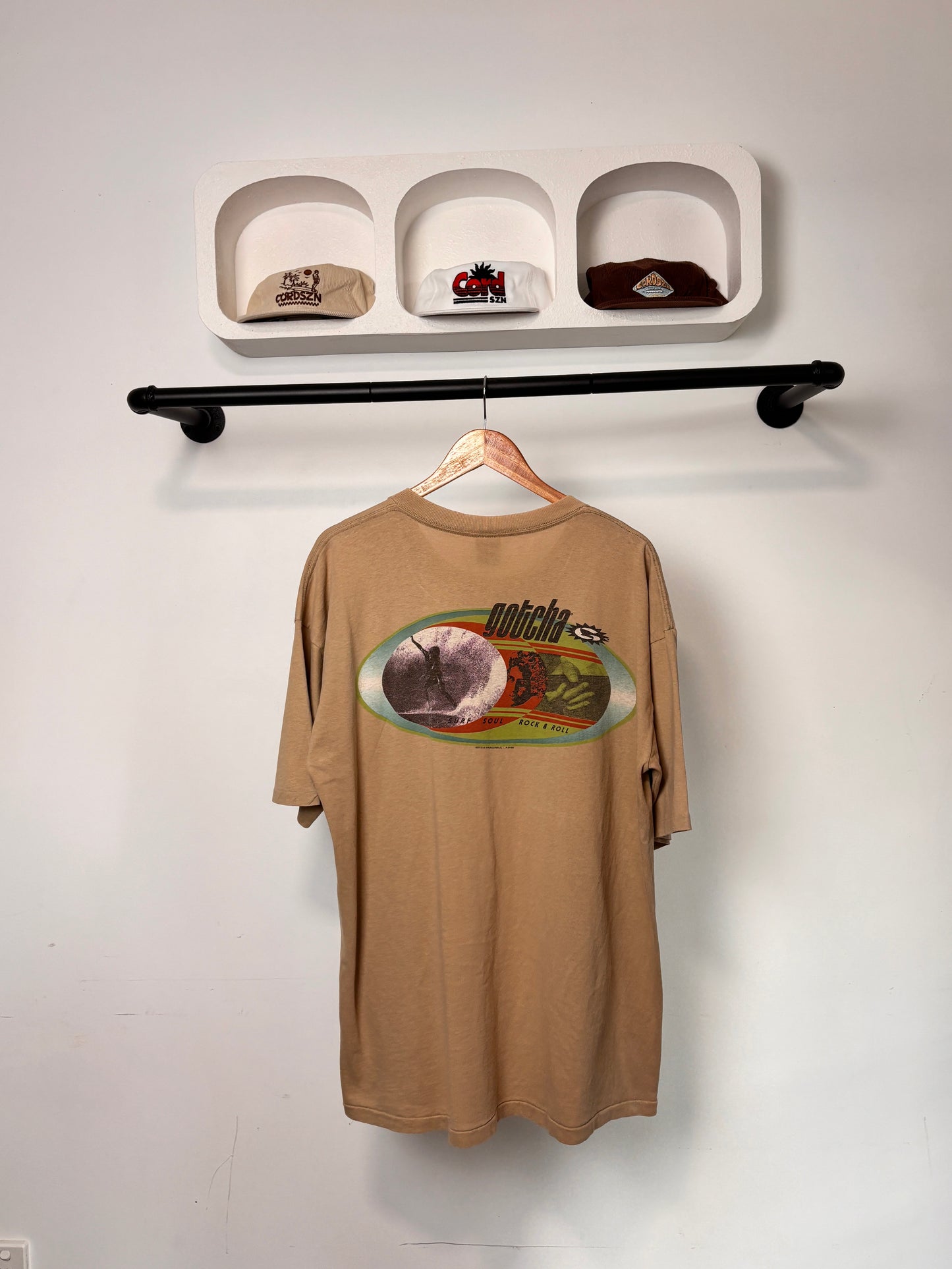 VINTAGE GOTCHA TEE TAN