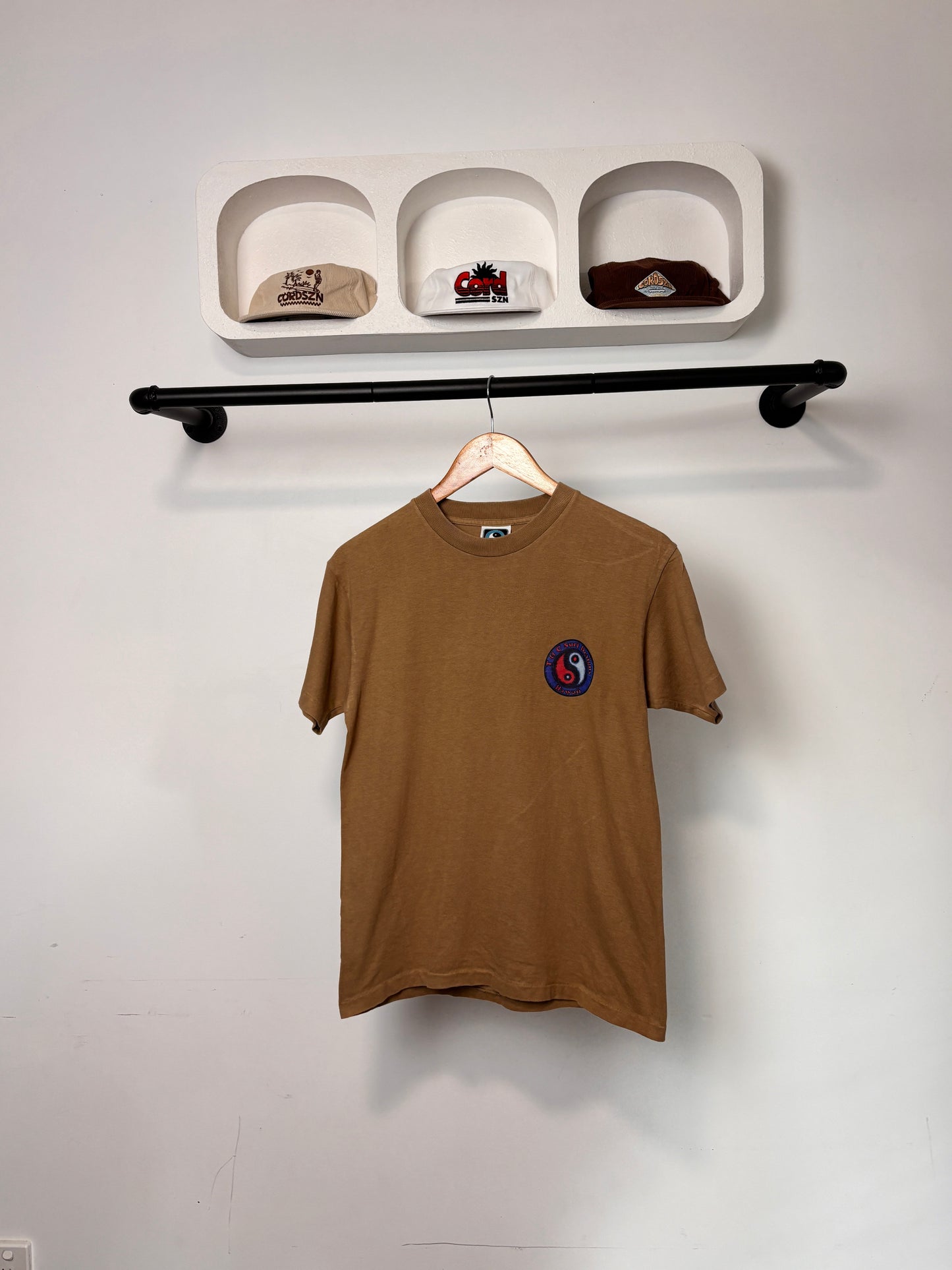 VINTAGE T&C TEE TAN
