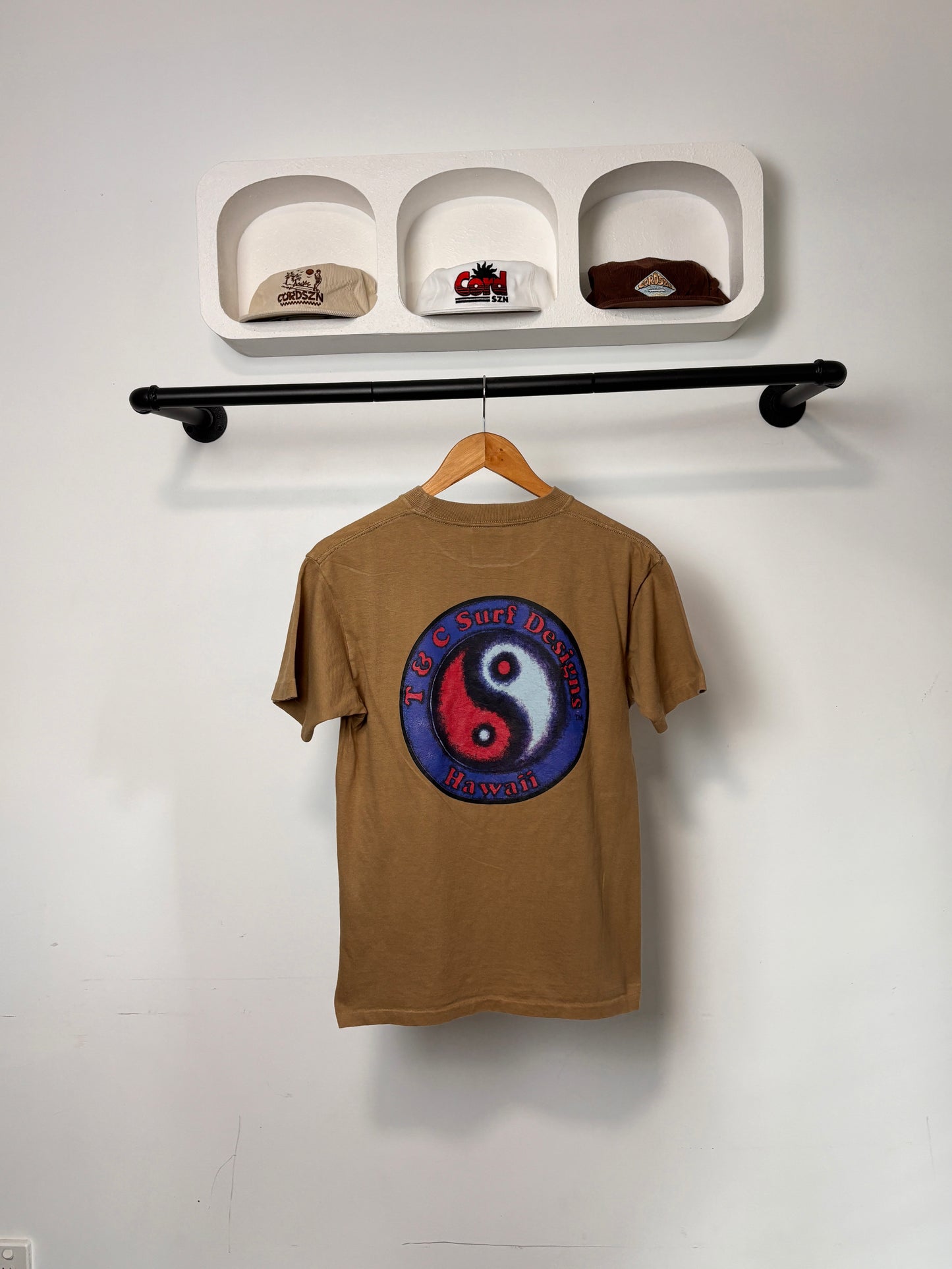 VINTAGE T&C TEE TAN