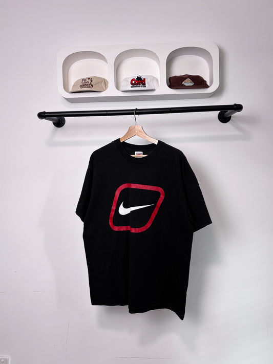VINTAGE NIKE TEE BLACK