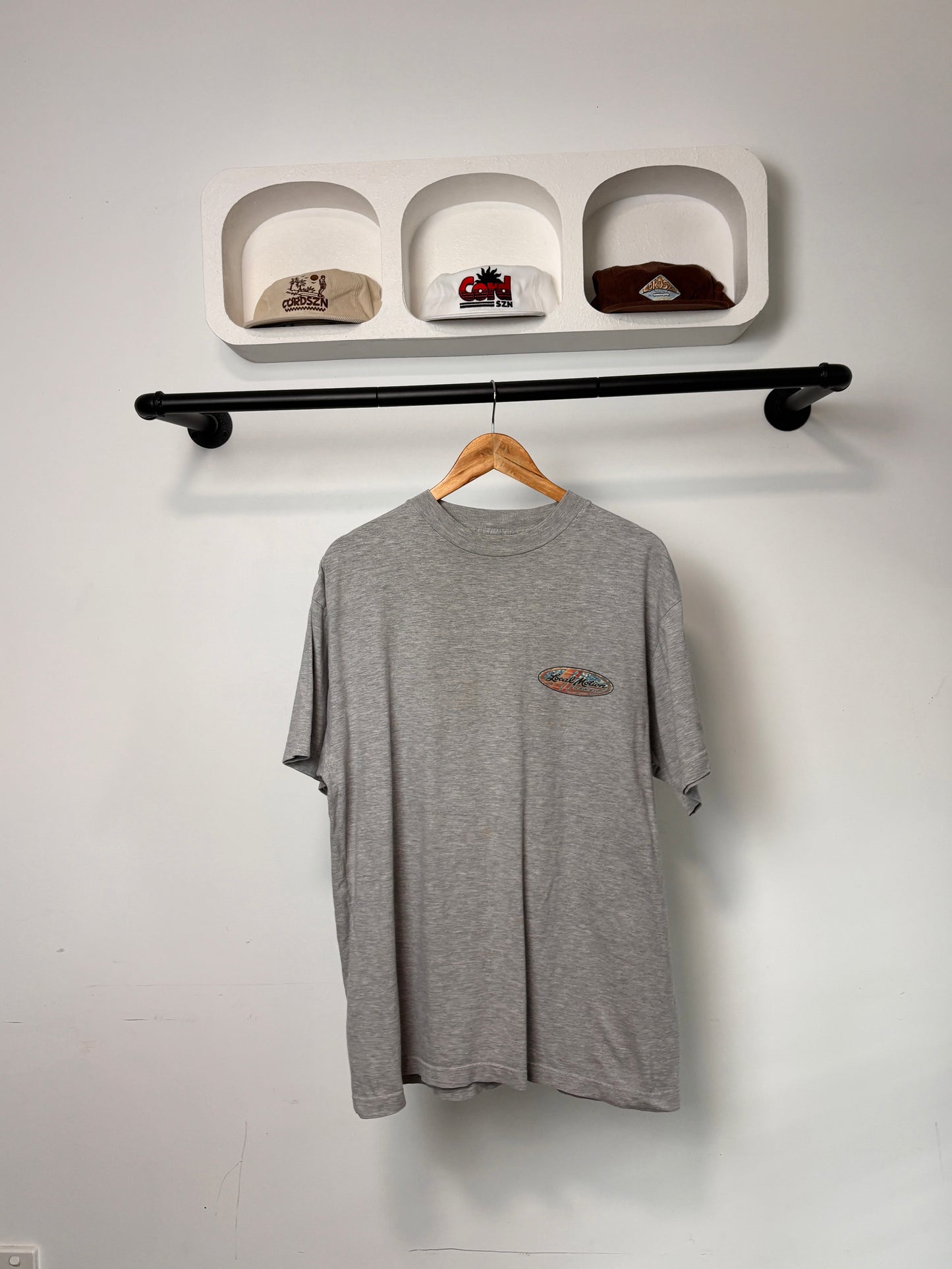 VINTAGE LOCAL MOTION TEE GREY